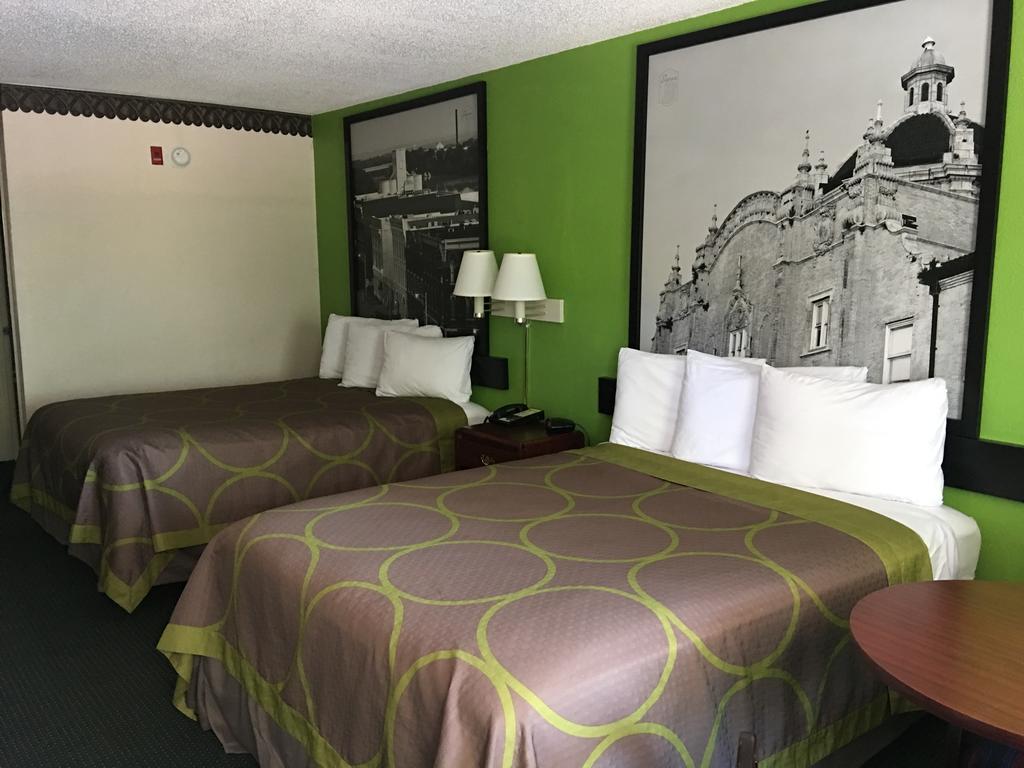Super 8 By Wyndham Mobile Hotel Ngoại thất bức ảnh