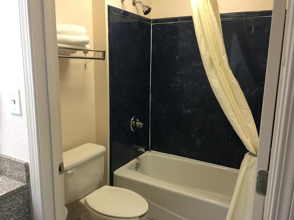 Super 8 By Wyndham Mobile Hotel Ngoại thất bức ảnh